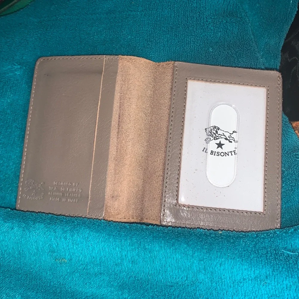 Gorgeous vintage leather‎ wallet